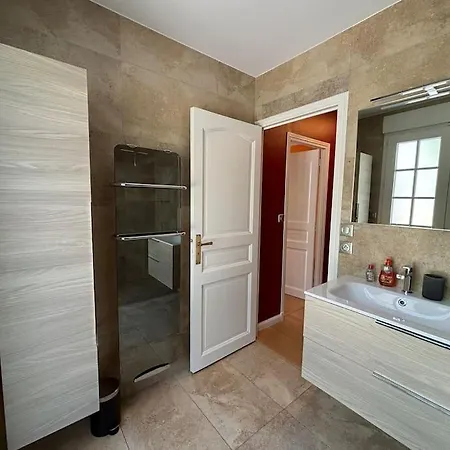 Villa Batneenne, 16 Personnes Avec Piscine