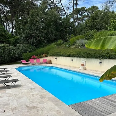 Batneenne, 16 Personnes Avec Piscine Villa
